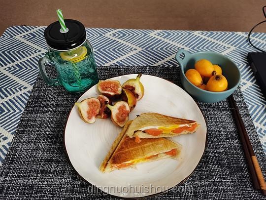 小宇海边生存技能：熟食的制作与重要性